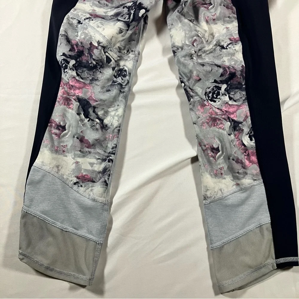 Lululemon If You're Lucky Crop Moody Mirage White Deep Navy blue silver sz 6 - Picture 11 of 11